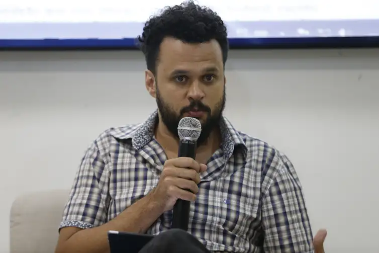 Tânia Rêgo/Agência Brasil Rio de Janeiro - Luiz Augusto Campos, do Grupo de Estudos Multidisciplinares da Ação Afirmativa da UERJ, participa de evento do Fórum Permanente Pela Igualdade Racial (Tânia Rêgo/Agência Brasil)
