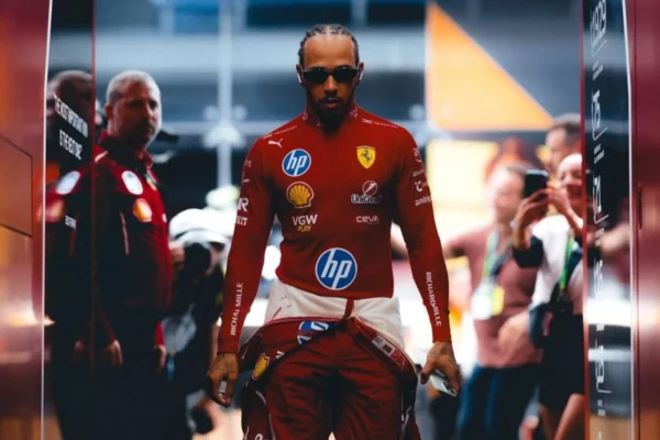 8f344290 Hamilton Ferrari